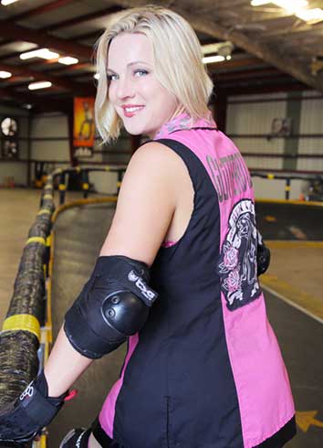 Medusa Skates Girl with pink shirt